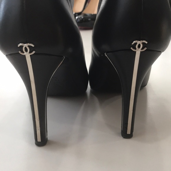 AUTHENTIC CHANEL ANKLE BOOTS SIZE 9 - Picture 2 of 6